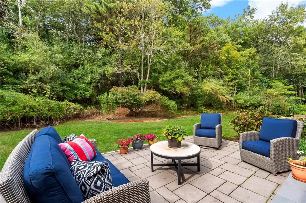 72 Tomahawk Circle North Kingstown RI 02874
