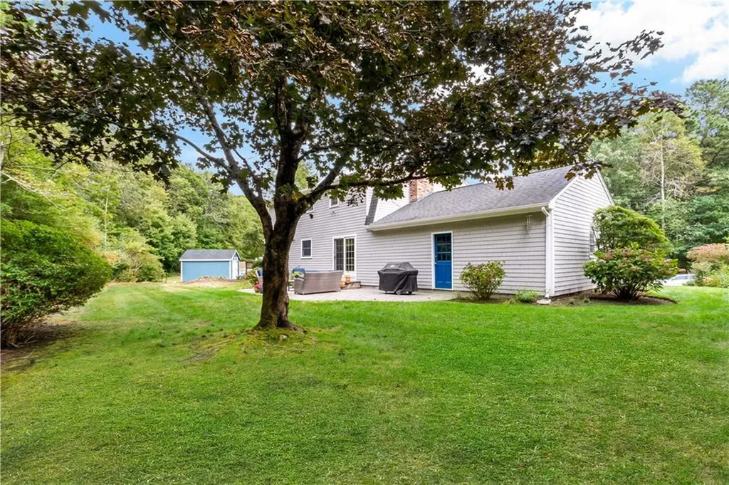 72 Tomahawk Circle North Kingstown RI 02874