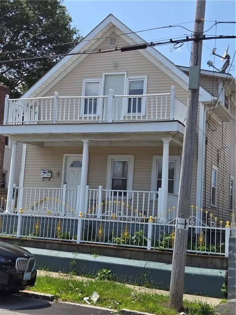 133 Byfield Street Providence RI 02905