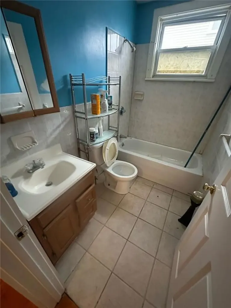 133 Byfield Street Providence RI 02905