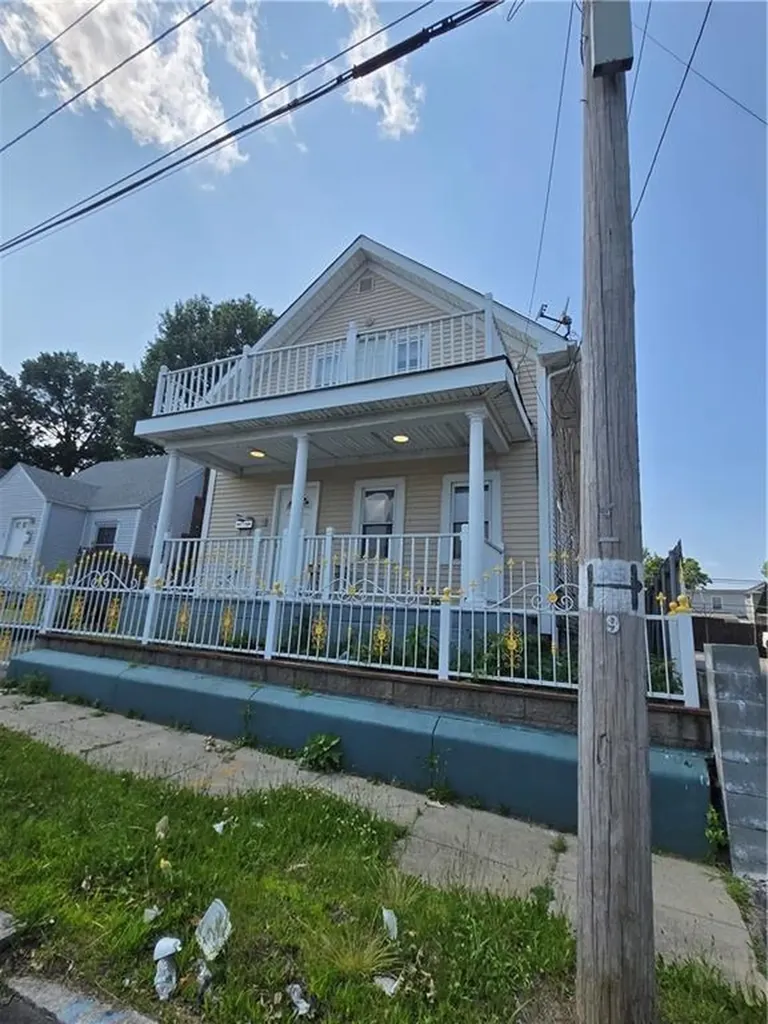 133 Byfield Street Providence RI 02905
