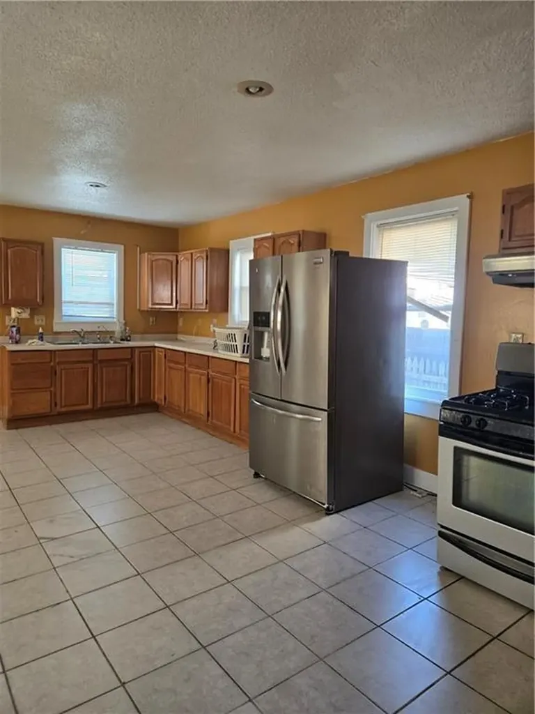 133 Byfield Street Providence RI 02905