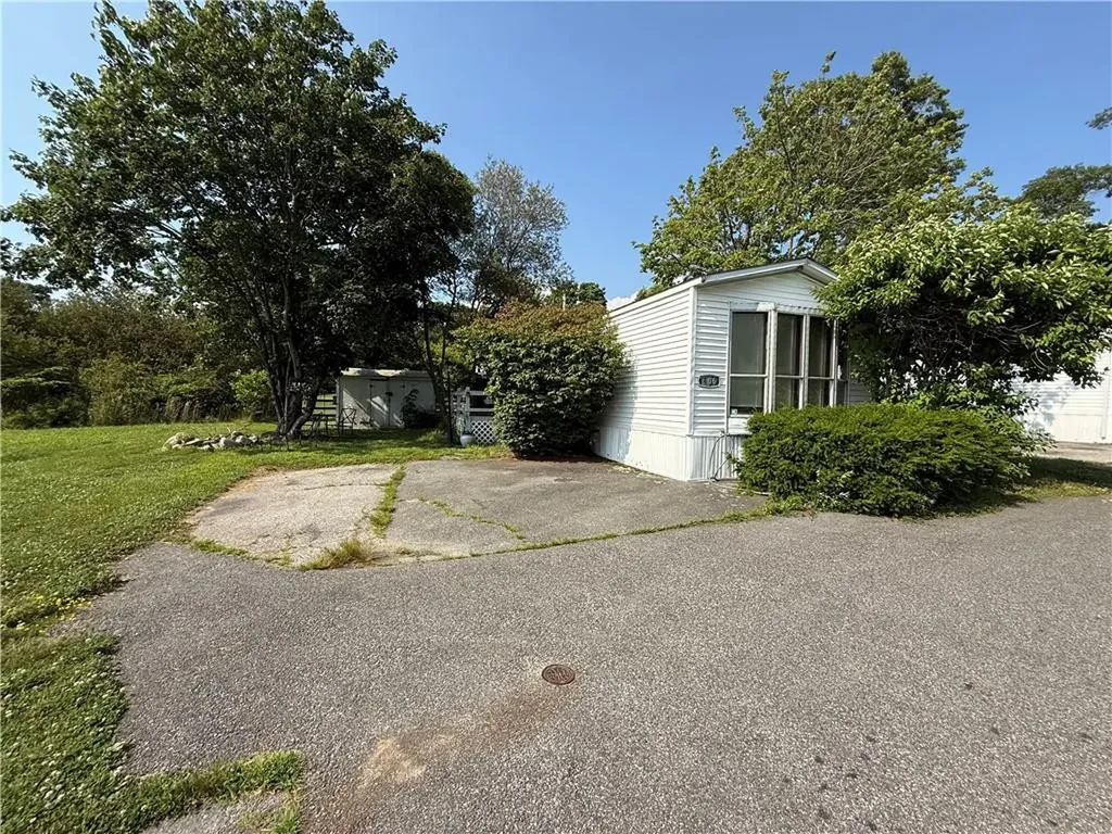 225 Brayton Avenue Tiverton RI 02878