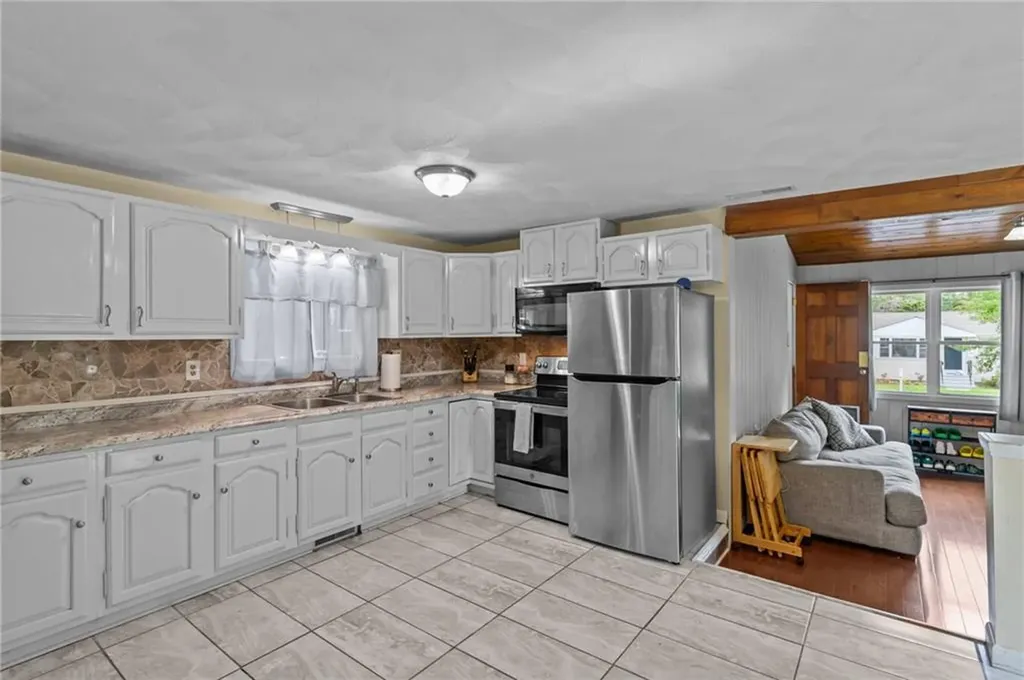 161 North Country Club Drive Warwick RI 02888
