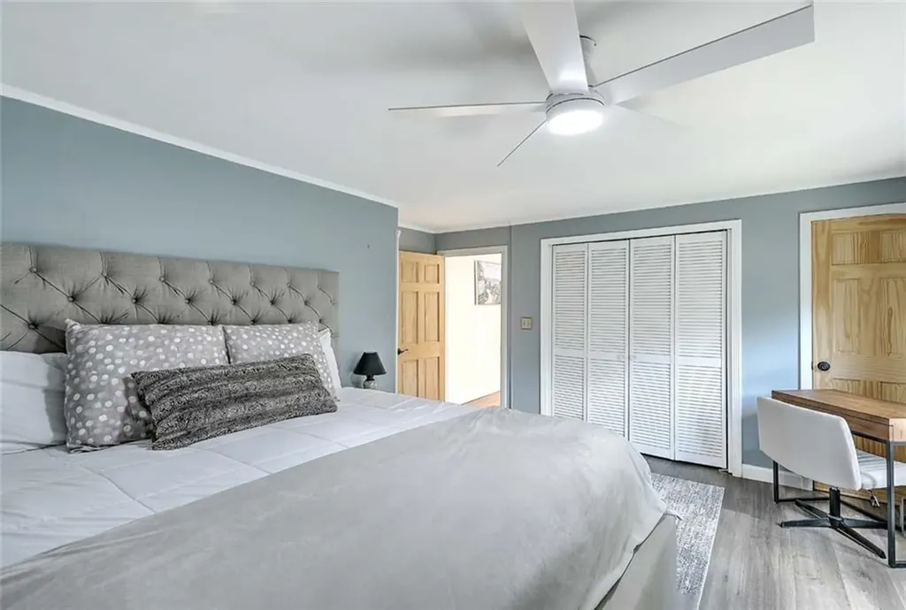 1216 East Main Road Middletown RI 02842