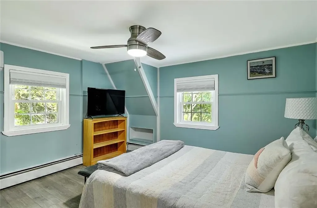 1216 East Main Road Middletown RI 02842
