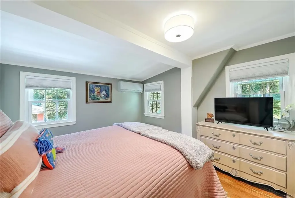1216 East Main Road Middletown RI 02842