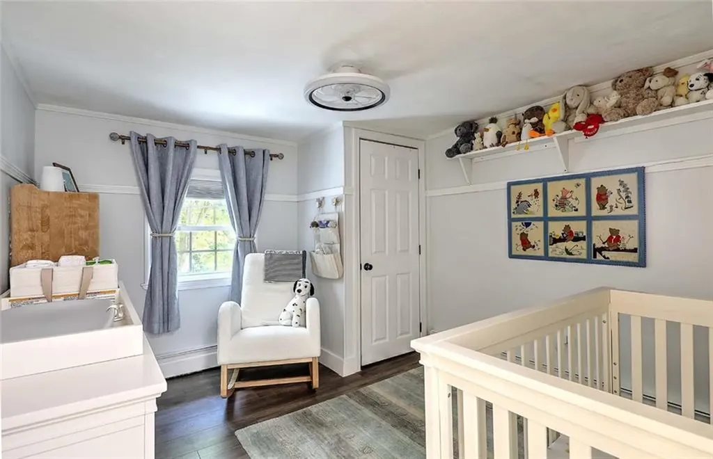 1216 East Main Road Middletown RI 02842