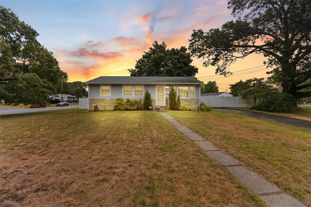 65 Hoyt Street Warwick RI 02886