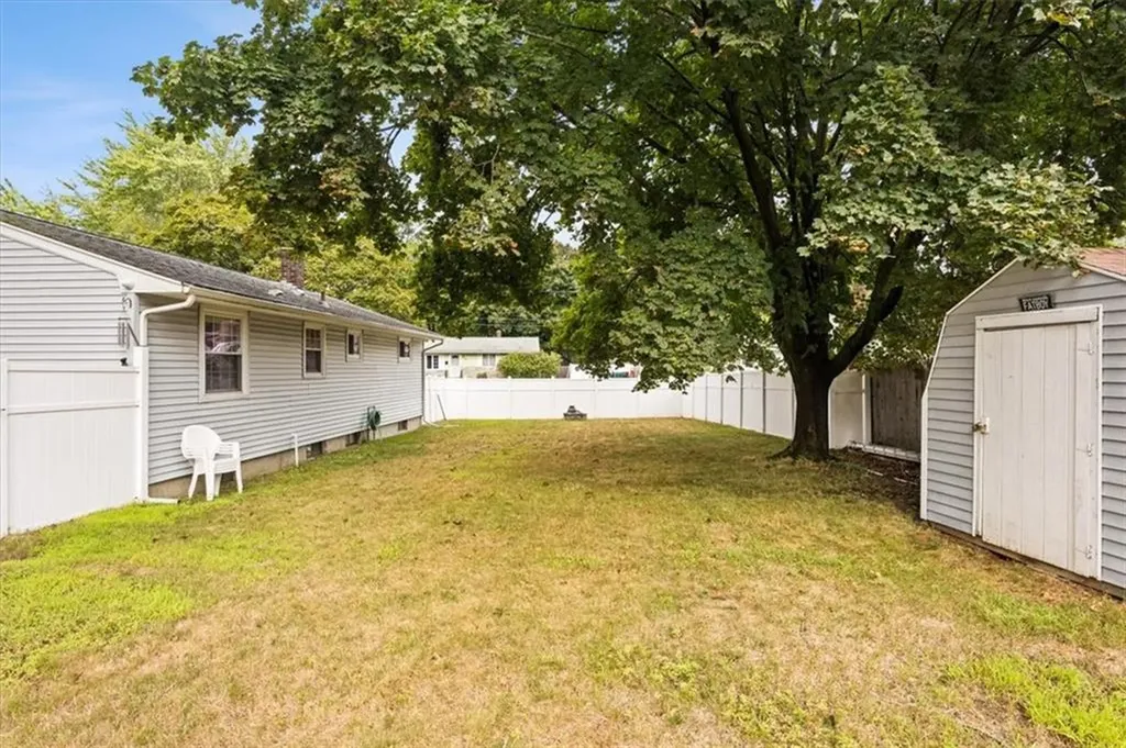 65 Hoyt Street Warwick RI 02886