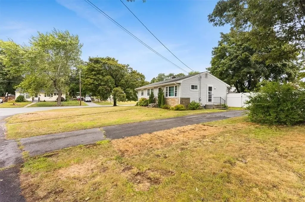 65 Hoyt Street Warwick RI 02886