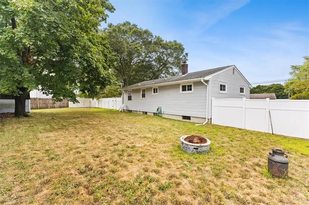 65 Hoyt Street Warwick RI 02886