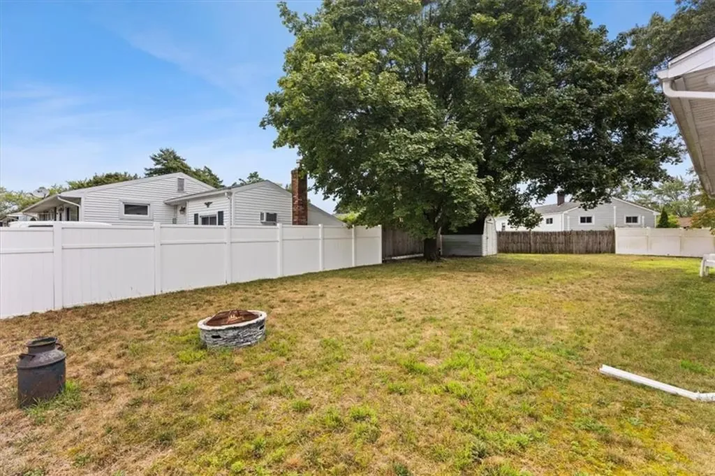 65 Hoyt Street Warwick RI 02886