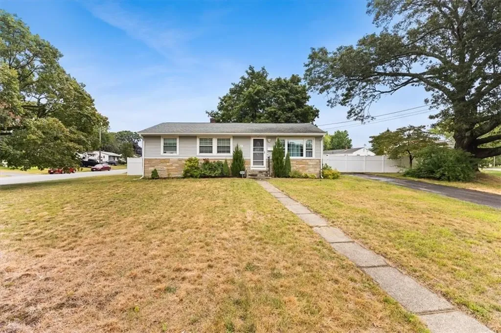 65 Hoyt Street Warwick RI 02886