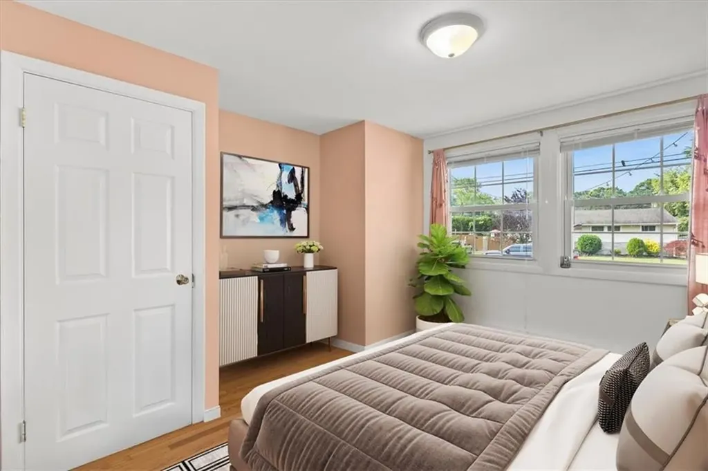 65 Hoyt Street Warwick RI 02886