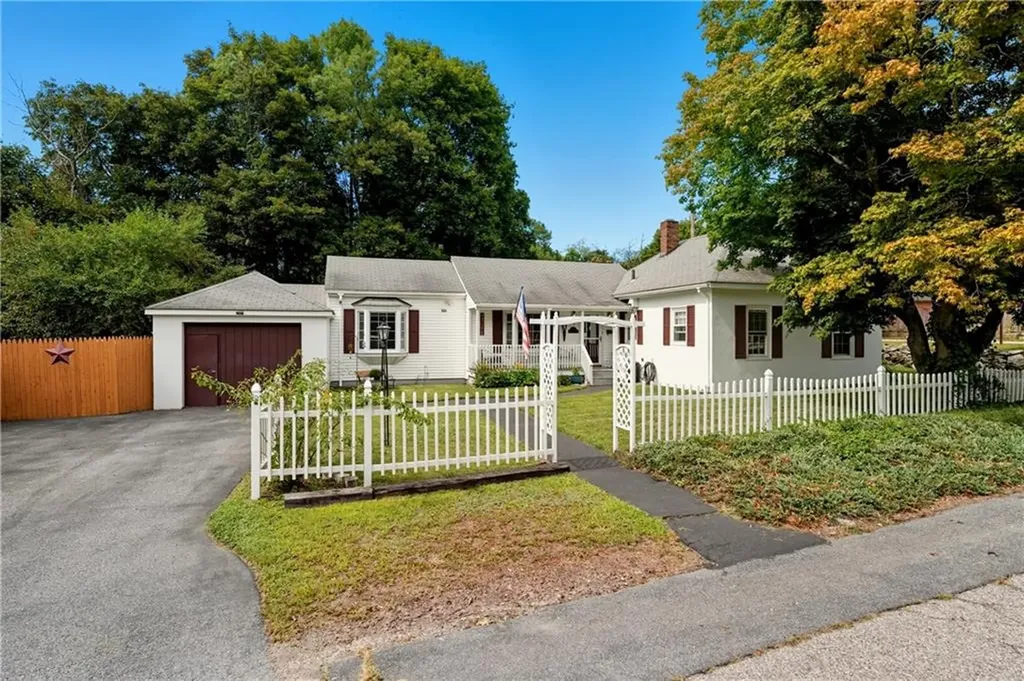 229 Linden Avenue Woonsocket RI 02895