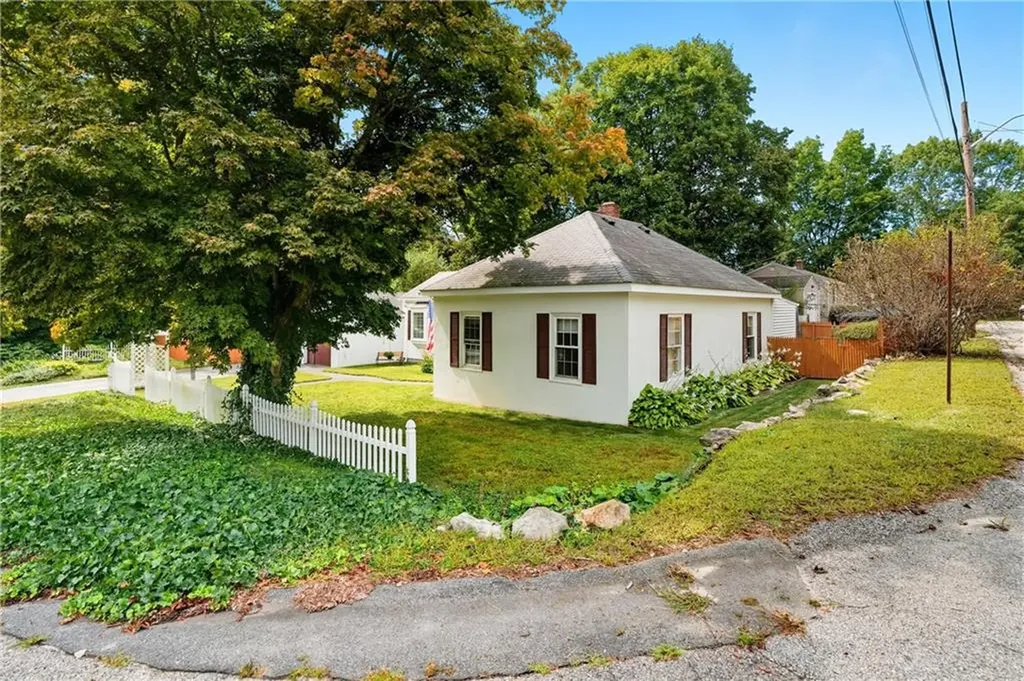 229 Linden Avenue Woonsocket RI 02895