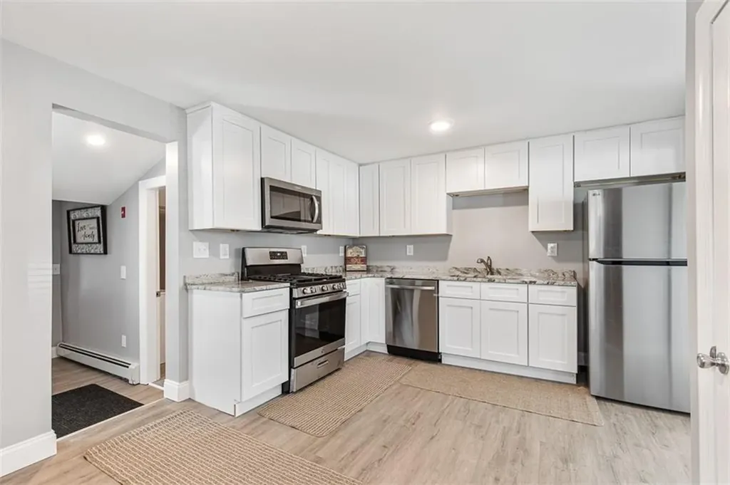 90 Huron Street Warwick RI 02889