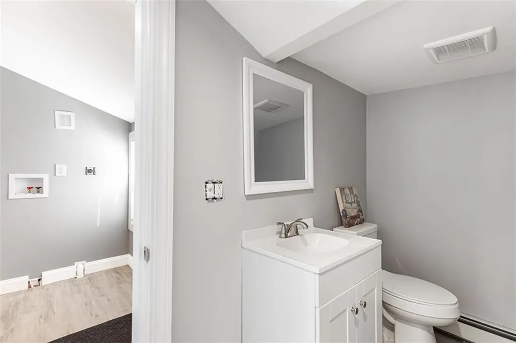 90 Huron Street Warwick RI 02889