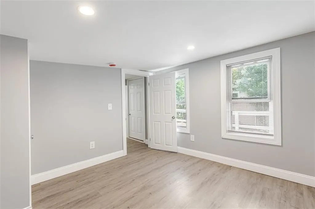90 Huron Street Warwick RI 02889