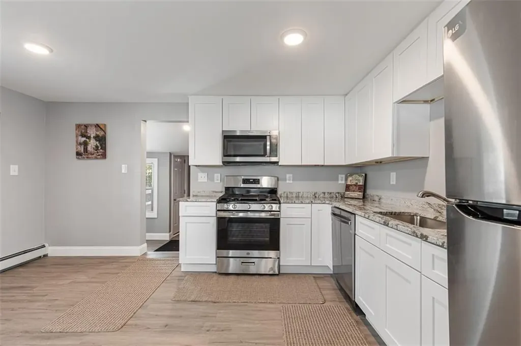 90 Huron Street Warwick RI 02889
