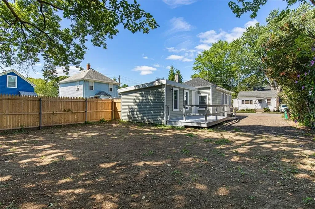 90 Huron Street Warwick RI 02889