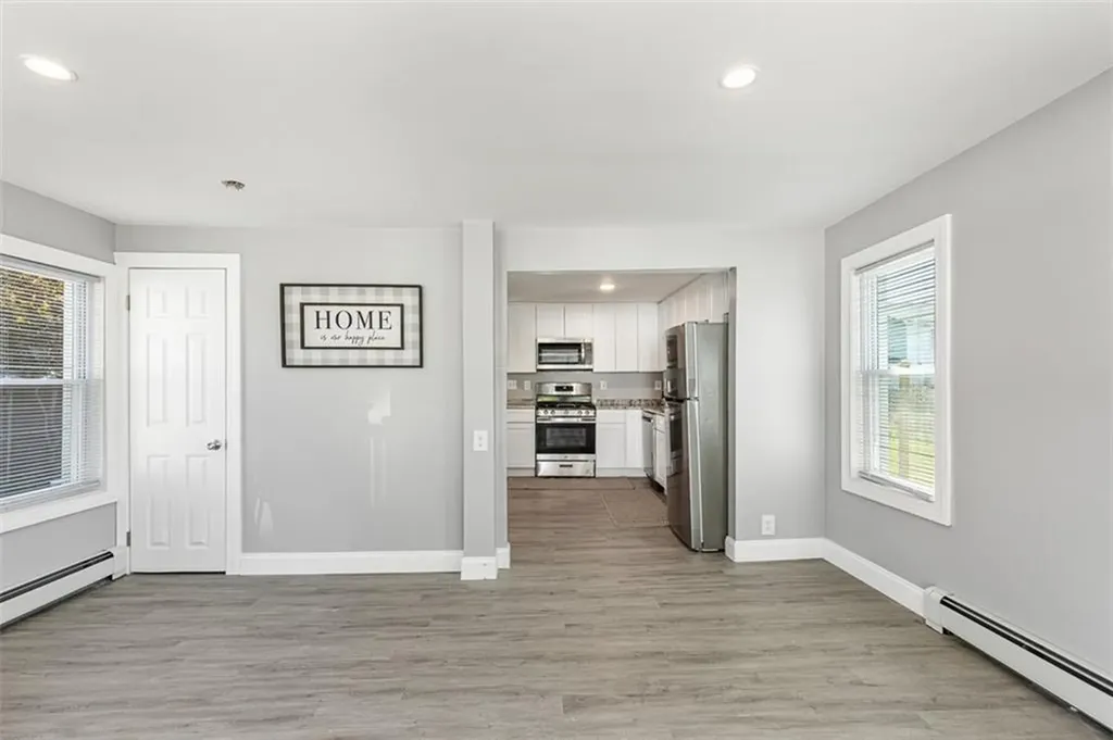 90 Huron Street Warwick RI 02889