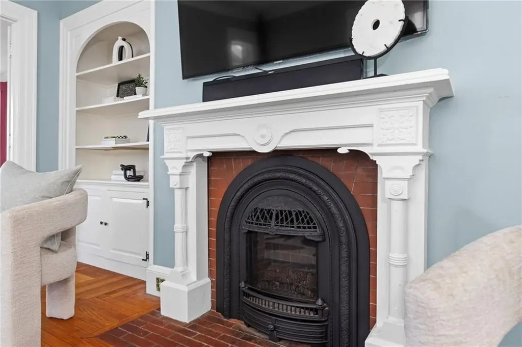 17 Everett Street Newport RI 02840
