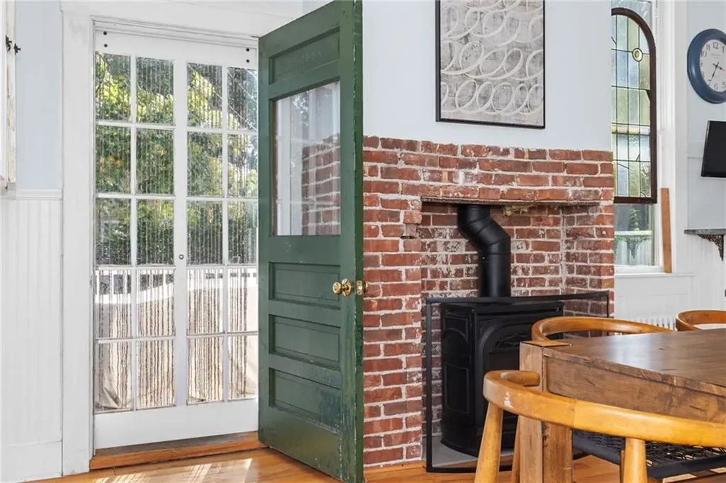 17 Everett Street Newport RI 02840