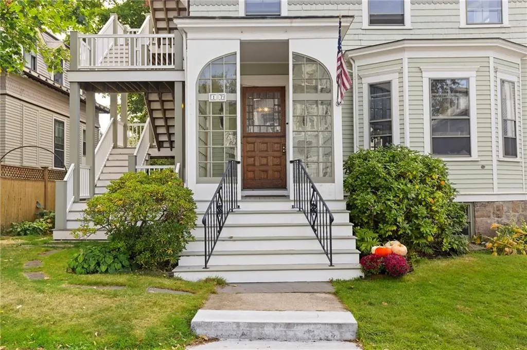 17 Everett Street Newport RI 02840