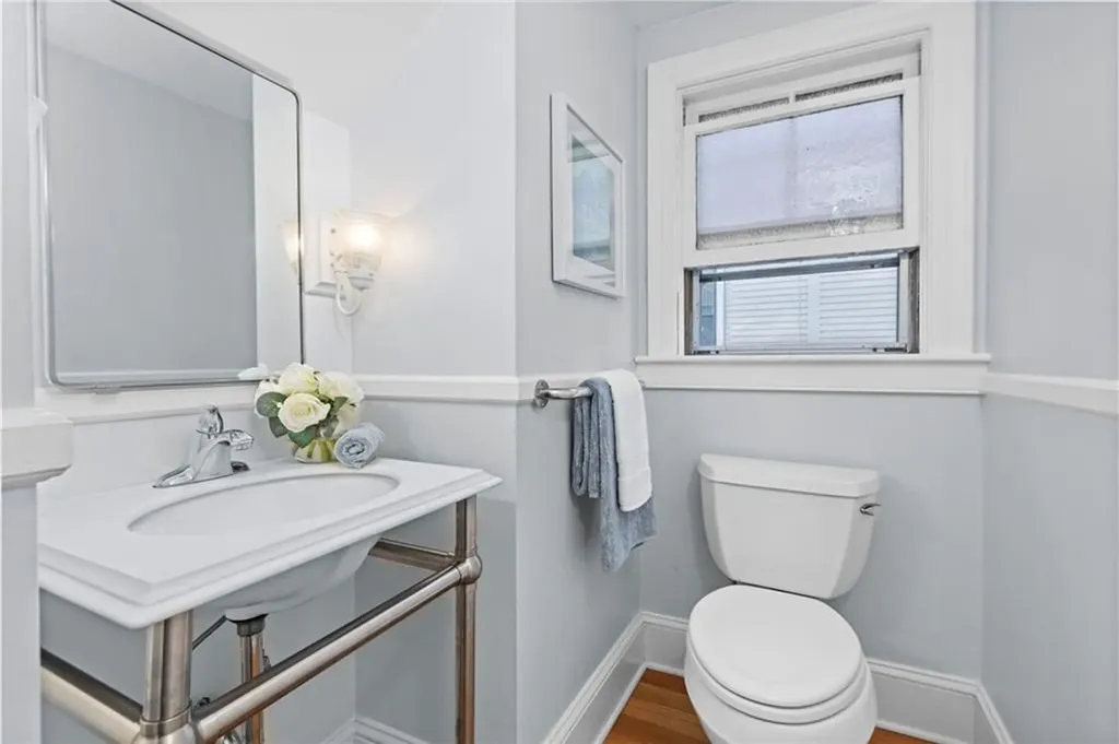 17 Everett Street Newport RI 02840