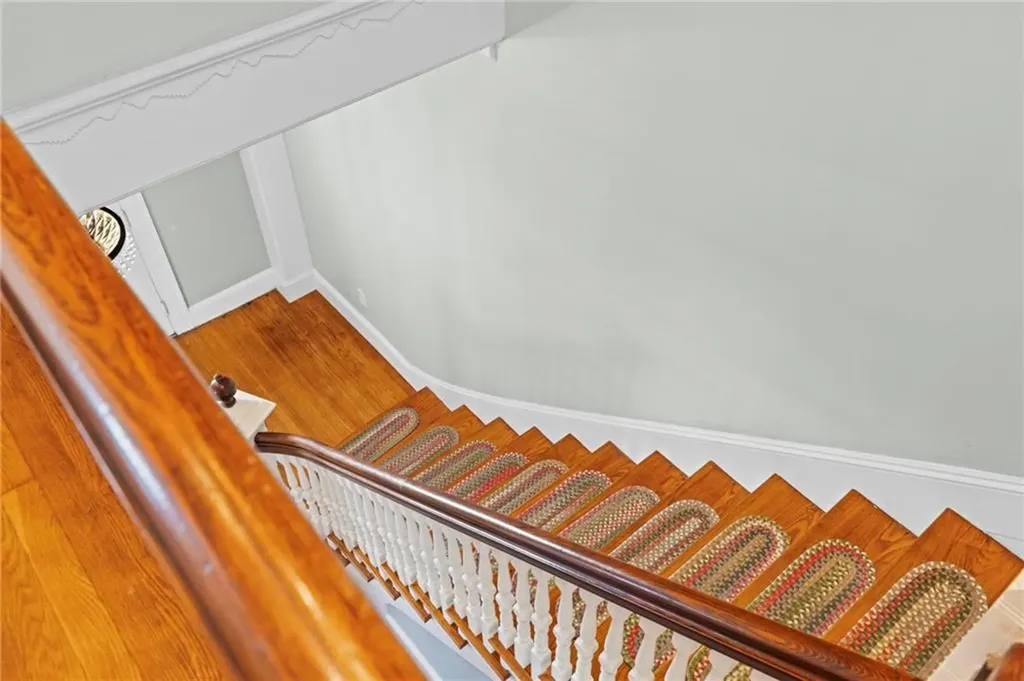 17 Everett Street Newport RI 02840