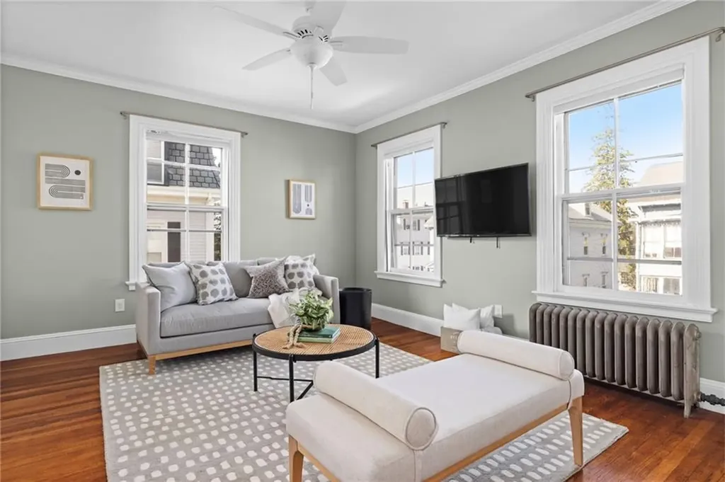 17 Everett Street Newport RI 02840