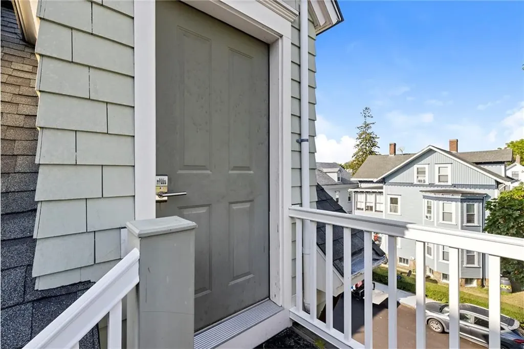 17 Everett Street Newport RI 02840