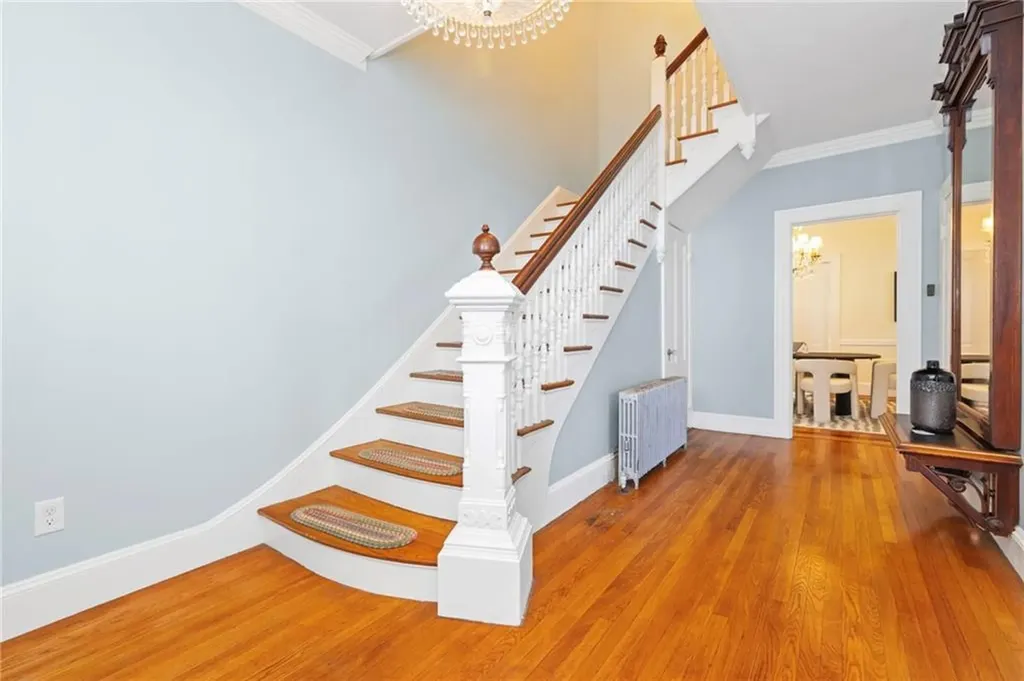 17 Everett Street Newport RI 02840