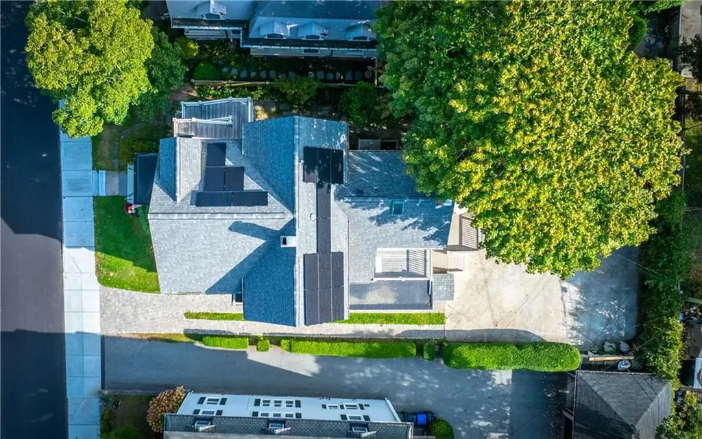 17 Everett Street Newport RI 02840
