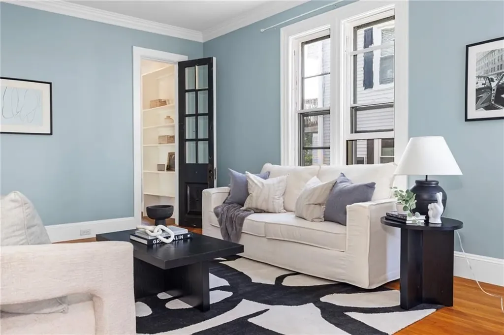17 Everett Street Newport RI 02840