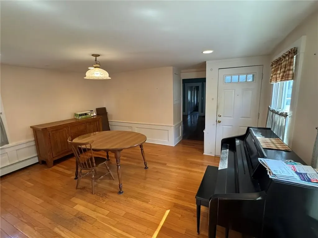 113 Constitution Street Bristol RI 02809