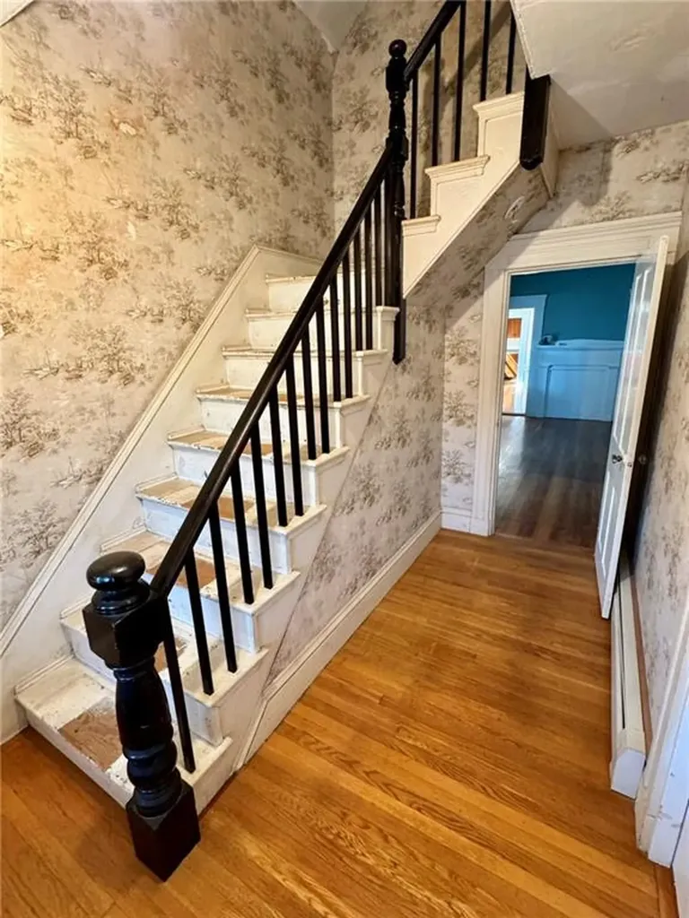 113 Constitution Street Bristol RI 02809