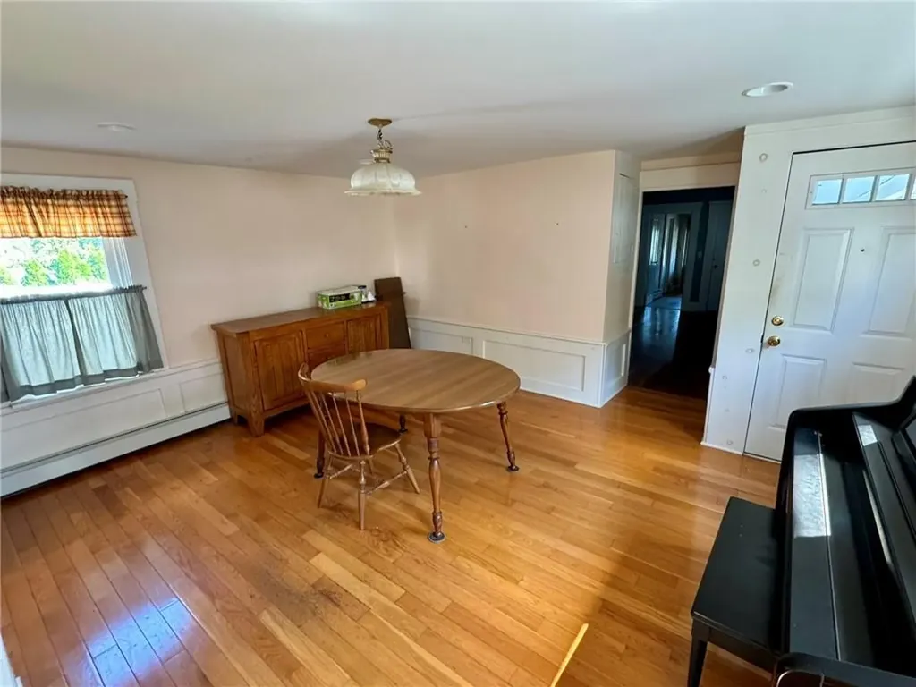 113 Constitution Street Bristol RI 02809