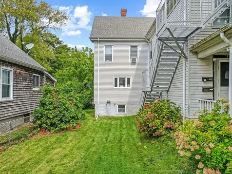 107 Franklin Street Bristol RI 02809