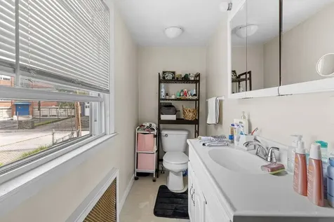 107 Franklin Street Bristol RI 02809