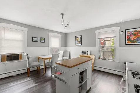 107 Franklin Street Bristol RI 02809