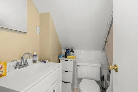 107 Franklin Street Bristol RI 02809