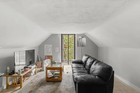 107 Franklin Street Bristol RI 02809