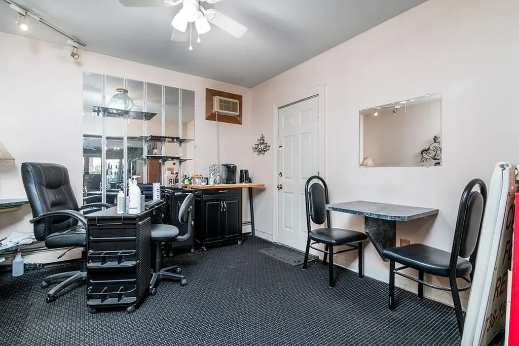 1822 1824 Warwick Avenue Warwick RI 02889