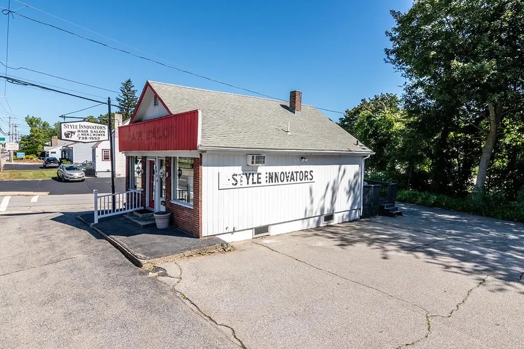 1822 1824 Warwick Avenue Warwick RI 02889