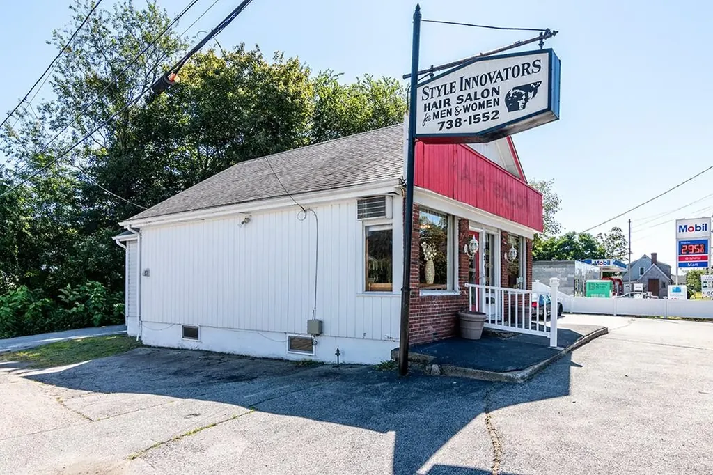 1822 1824 Warwick Avenue Warwick RI 02889