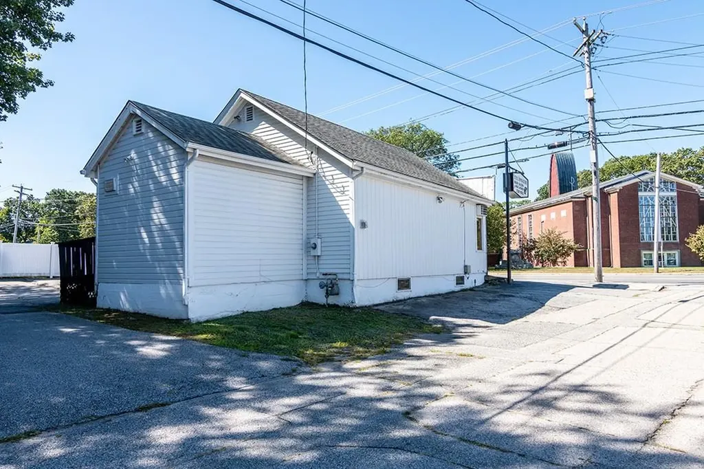 1822 1824 Warwick Avenue Warwick RI 02889