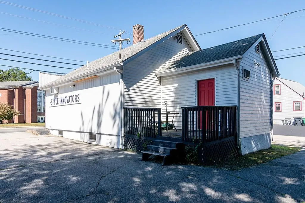 1822 1824 Warwick Avenue Warwick RI 02889